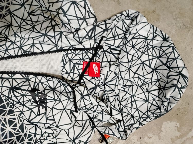 เสื้อjecget Nike สวย อก34 ยาว 23 size  xs  รูปที่ 4