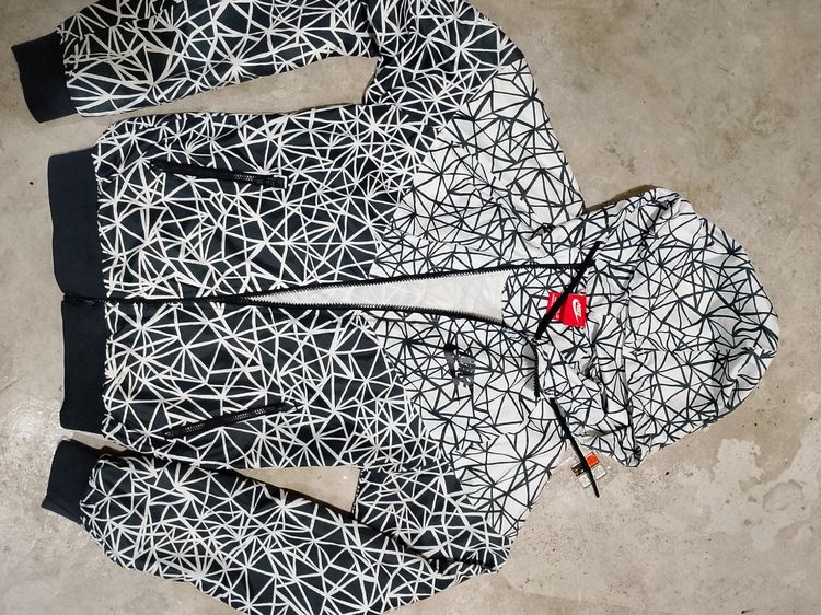 เสื้อjecget Nike สวย อก34 ยาว 23 size  xs 