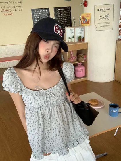 เสื้อแขนตุ๊กตาลายดอก