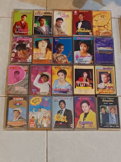 ขายเหมาเทปเพลง ชิ้นละ 15 บาท