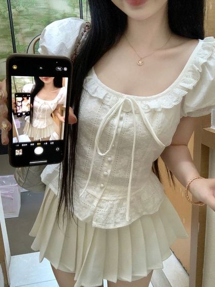เสื้อผ้าฉลุลายดอกไม้น่ารักมาก