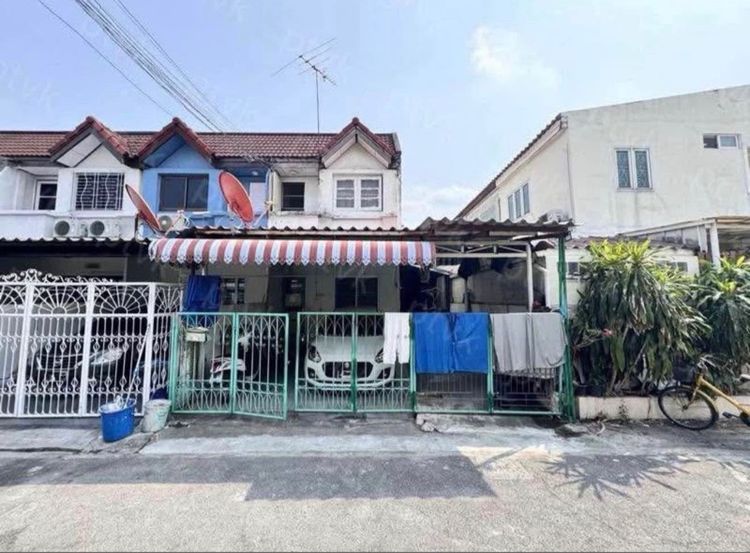 ขาย✨ทาวน์เฮ้าส์หมู่บ้านสวนทิพย์ นวลจันทร์ หลังริม มีพื้นที่ข้างบ้าน🏡