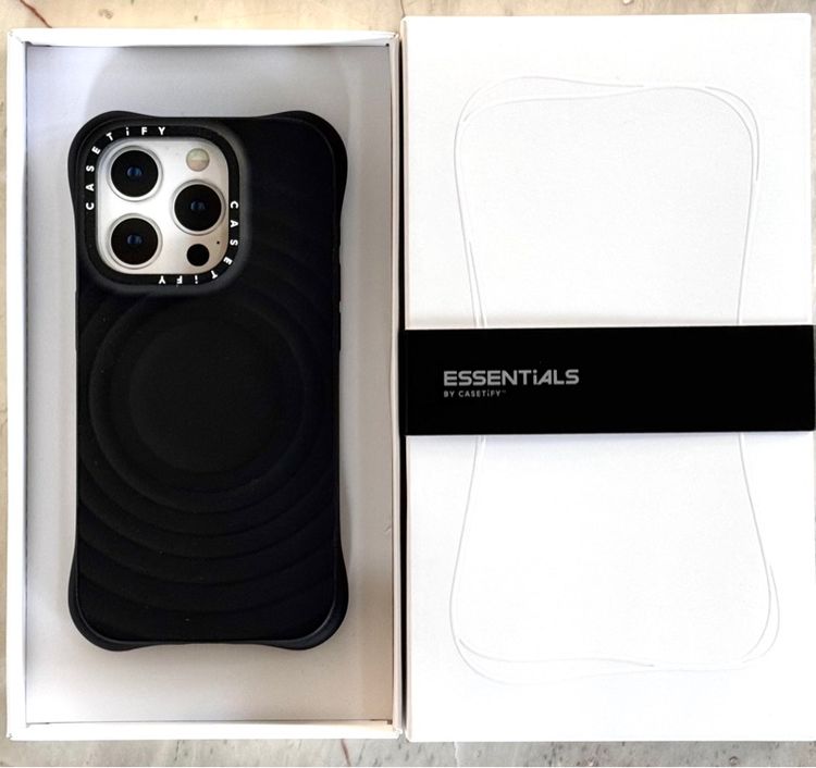 CASETiFY Ripple Case iPhone 15 Pro (Black)