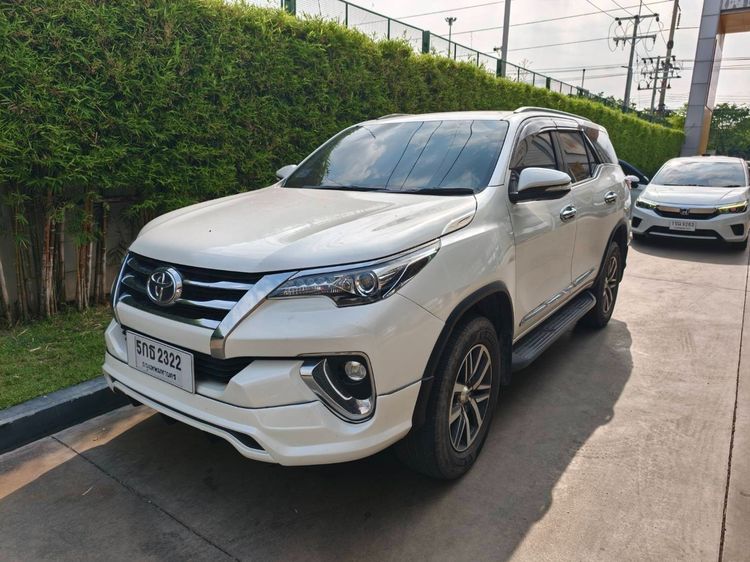 Toyota Fortuner 2015 2.8 V Utility-car ดีเซล ไม่ติดแก๊ส เกียร์อัตโนมัติ ขาว รูปที่ 3