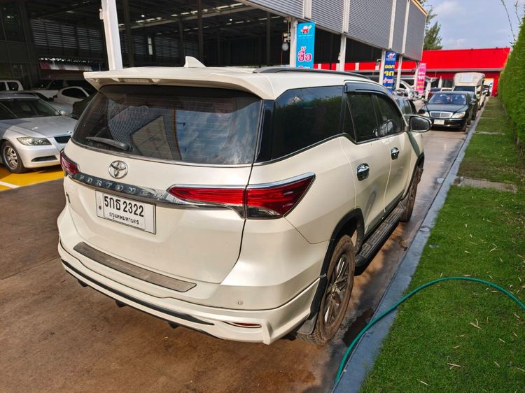 Toyota Fortuner 2015 2.8 V Utility-car ดีเซล ไม่ติดแก๊ส เกียร์อัตโนมัติ ขาว รูปที่ 4