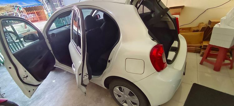 รถ Nissan March 1.2 EL สี ขาว