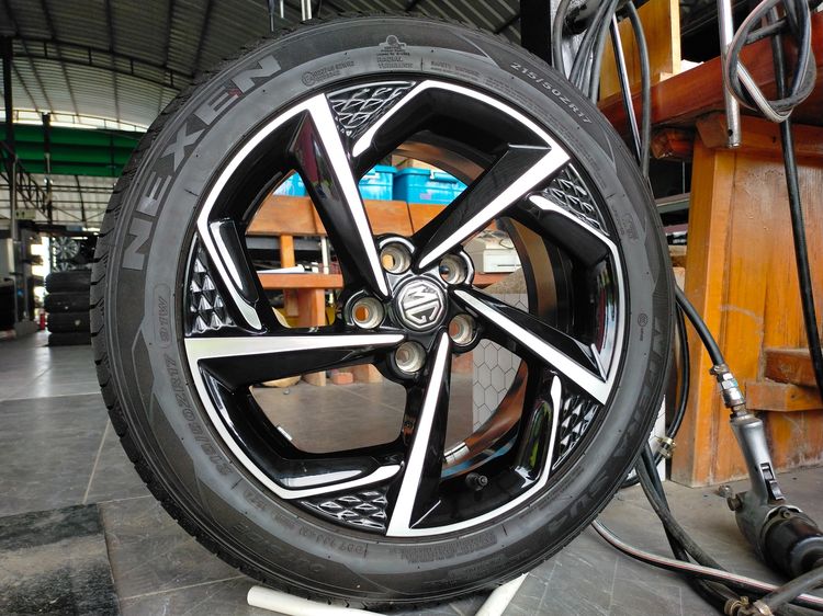 แม็กmg ขอบ17 พร้อมยางยNexen 215 50 17 ปี24 ใส่ mg ep ,mg4 mg5 mg11900 รูปที่ 2