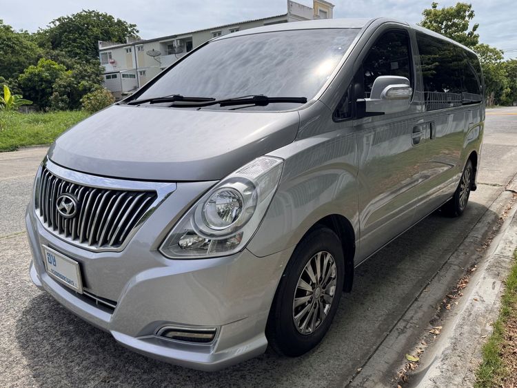 รถ Hyundai H-1  2.5 Maesto Touring สี เทา
