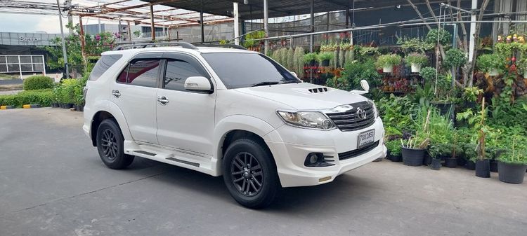 Toyota Fortuner 2015 2.5 V Utility-car ดีเซล ไม่ติดแก๊ส เกียร์อัตโนมัติ ขาว รูปที่ 2