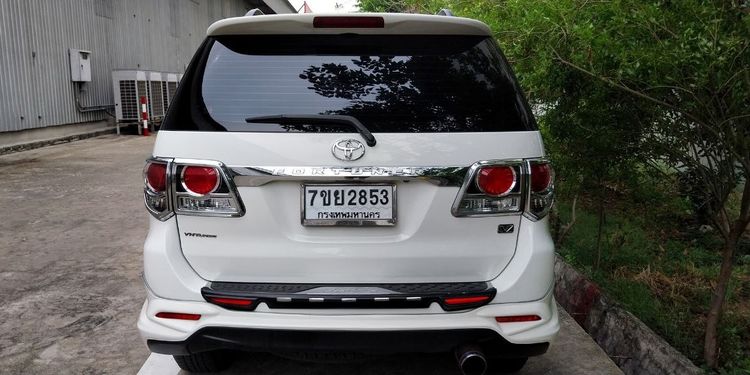 Toyota Fortuner 2015 2.5 V Utility-car ดีเซล ไม่ติดแก๊ส เกียร์อัตโนมัติ ขาว รูปที่ 4
