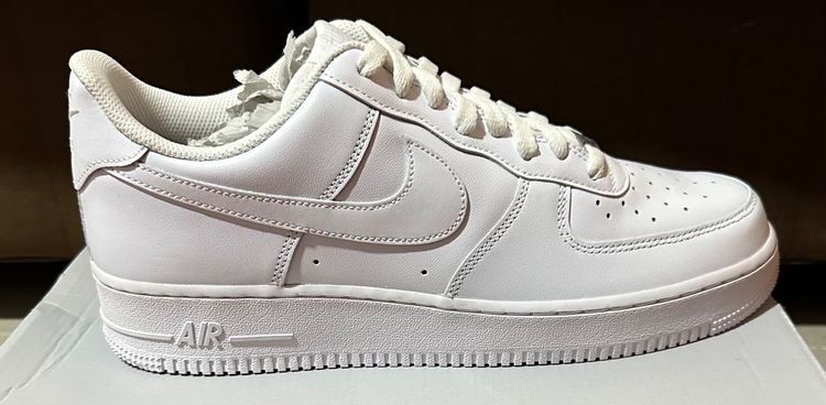 Nike Air force 1 triple white รูปที่ 2