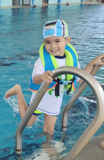 ไม่ระบุ ว่ายน้ำและกีฬาทางน้ำ อื่นๆ เสื้อชูชีพฝึกว่ายน้ำรุ่น SWIMVEST สีเขียวฟ้า ดีแคทลอน
