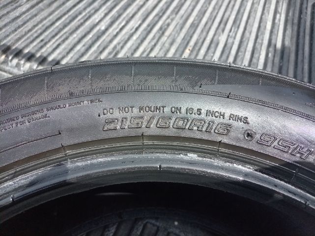 ยาง Dunlop 215 60 16 ปี 22 รูปที่ 3
