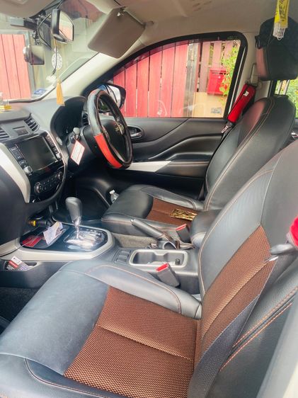 Nissan Navara 2019 2.3 Calibre E Black Edition Pickup ดีเซล เกียร์อัตโนมัติ ขาว รูปที่ 4