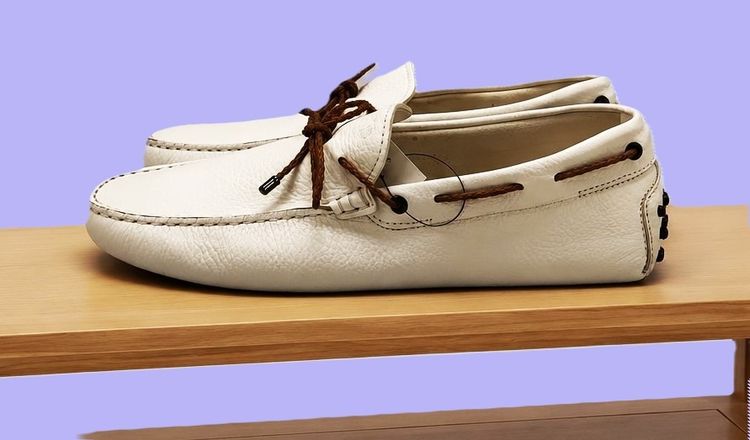TODS Gommino Loafers Driving Shoes. Made in Italy 