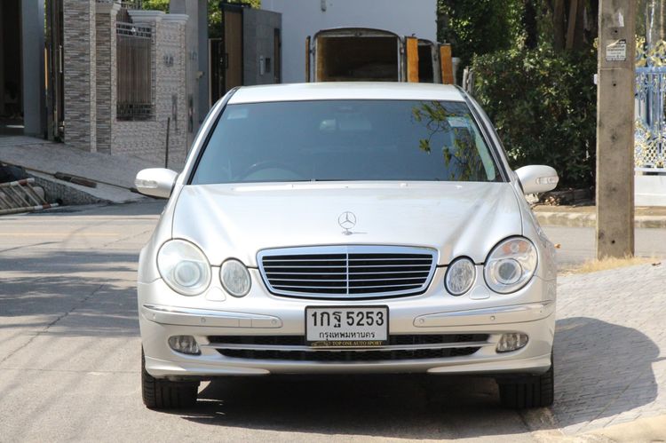 Mercedes-Benz E-Class 2006 E240 Sedan เบนซิน เกียร์อัตโนมัติ เงิน รูปที่ 2