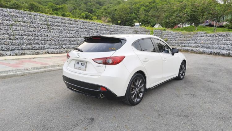 Mazda Mazda3 2015 2.0 E Sedan เบนซิน เกียร์อัตโนมัติ ขาว รูปที่ 4