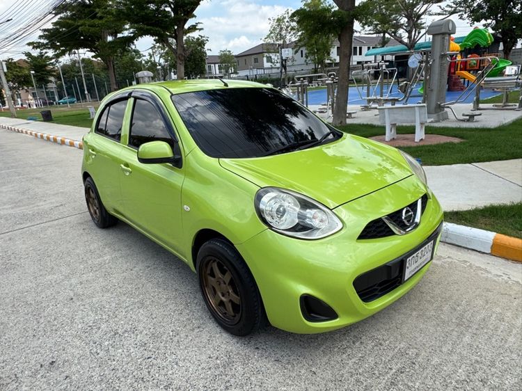 รถ Nissan March 1.2 EL สี เขียว