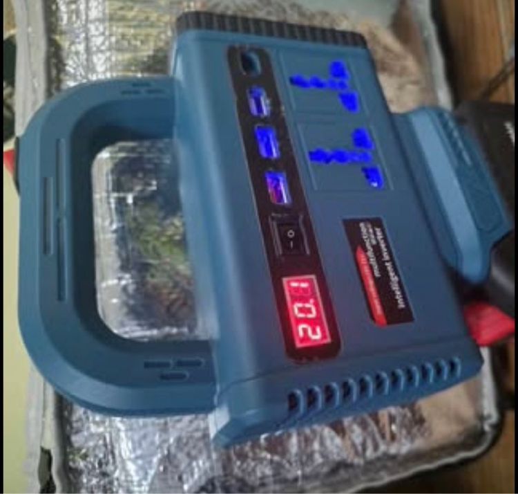 เครื่องแปลงไฟแบตเตอรี่ อินเวอร์เตอร์ไร้สาย อินเวอร์เตอร์ 300W เครื่องแปลงไฟจากแบตเครื่องมือช่าง
