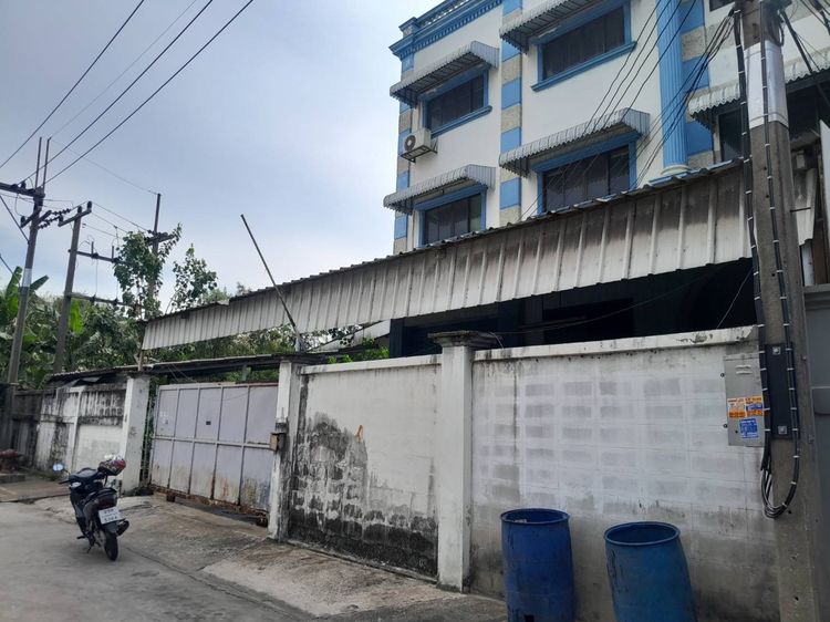 ขายด่วนโรงงานพร้อมอาคารสำนักงาน 3 ชั้น ซ.เพชรเกษม 95