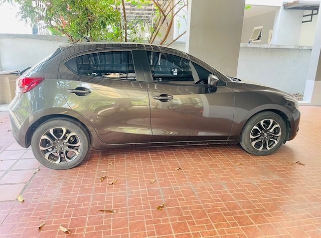 รถ Mazda Mazda 2 1.5 XD High Plus L สี น้ำตาล