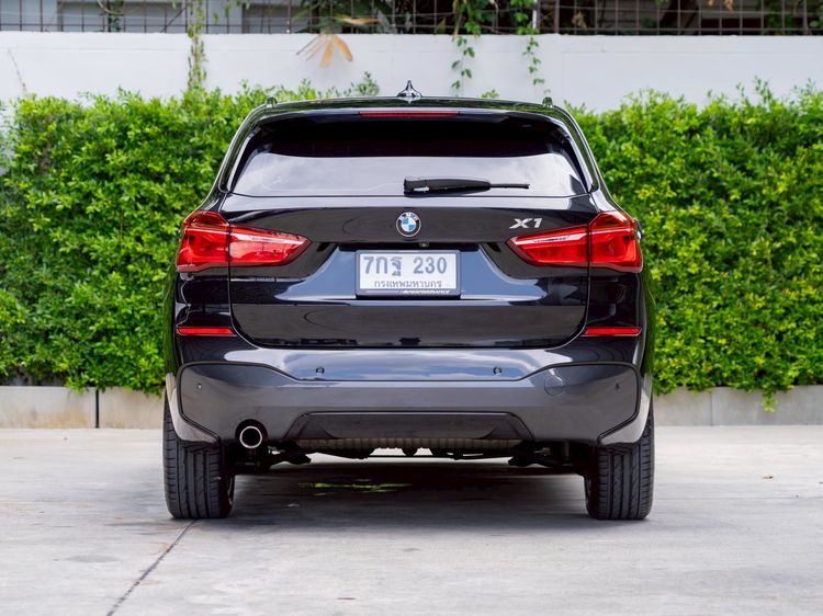 BMW X1 2018 1.5 sDrive18i mSport Sedan ดีเซล ไม่ติดแก๊ส เกียร์อัตโนมัติ ดำ รูปที่ 4