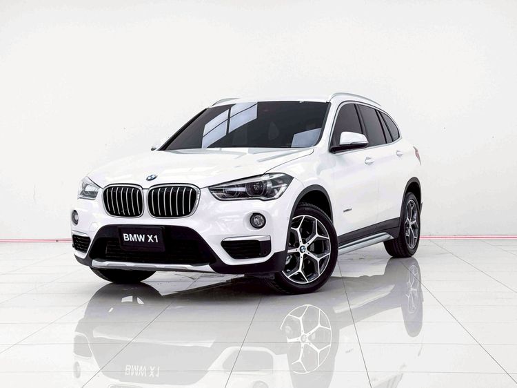 รถ BMW X1 2.0 sDrive18d xLine สี ขาว