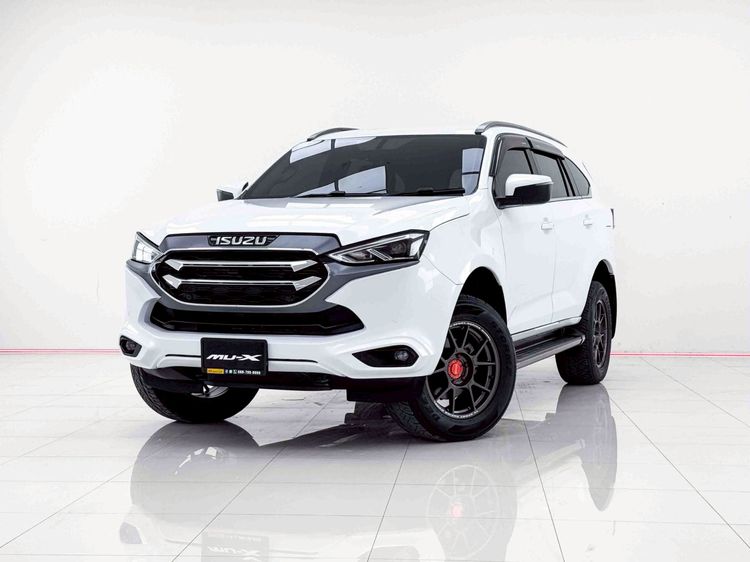รถ Isuzu MU-X 3.0 Elegant 2WD สี ขาว
