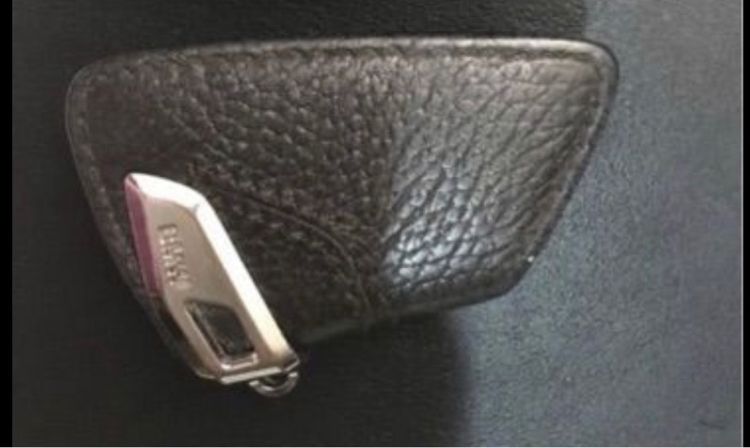ถูกถูกกว่าใหม่เกิน70 ขายซองกุญแจ เคสหนังแท้ BMW ใช้ได้หลายรุ่น X1 3 series 3 series 5 มีหลายแบบ ราคาเริ่มต้น รูปที่ 8