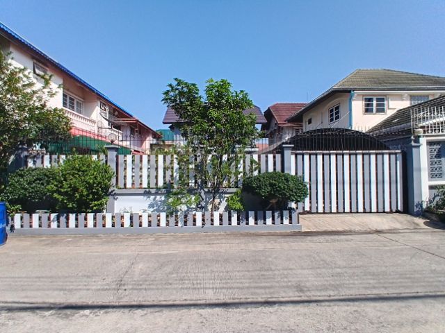 ที่ดิน 50 ตรว. หมู่บ้านพนาสนธิ์