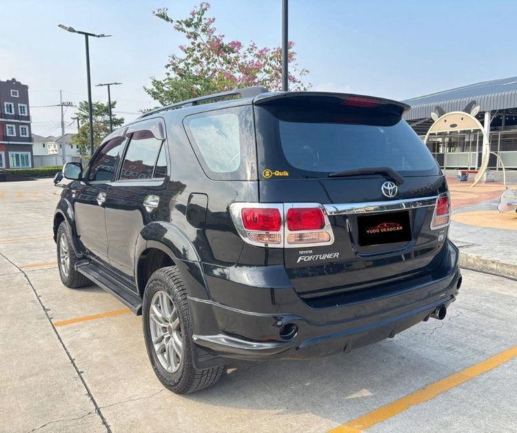Toyota Fortuner 2005 3.0 V 4WD Utility-car ดีเซล ไม่ติดแก๊ส เกียร์อัตโนมัติ ดำ รูปที่ 4