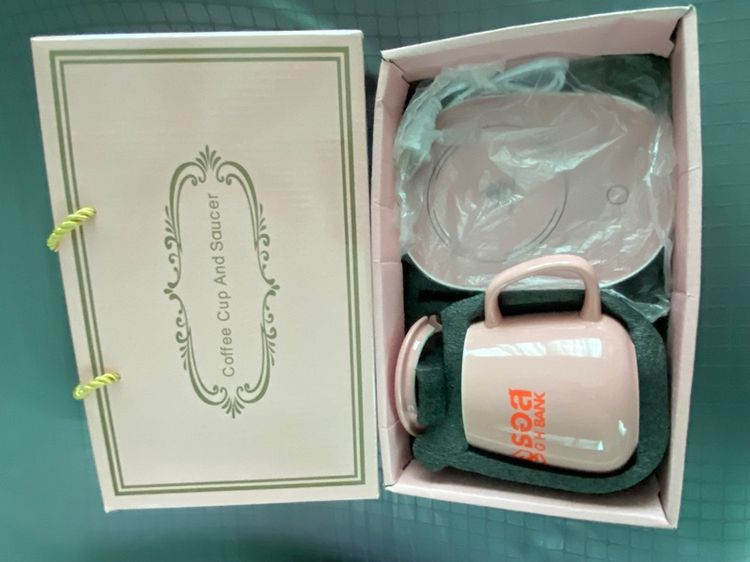 กิ๊ฟเซ็ทถ้วยกาแฟพร้อมฝาและที่รองอุ่น