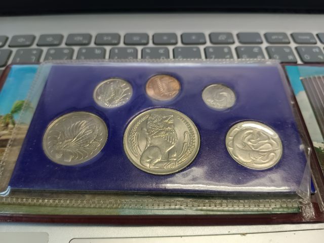เหรียญ 1981 SINGAPORE Dollar Coin