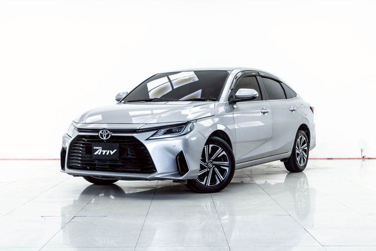 Toyota Yaris ATIV 2023 1.2 Premium Sedan เบนซิน ไม่ติดแก๊ส เกียร์อัตโนมัติ เทา