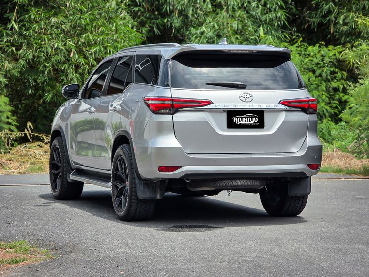 Toyota Fortuner 2021 2.4 V Utility-car ดีเซล ไม่ติดแก๊ส เกียร์อัตโนมัติ เทา รูปที่ 2