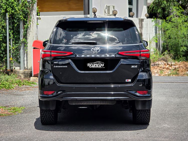Toyota Fortuner 2021 2.8 Legender 4WD Utility-car ดีเซล ไม่ติดแก๊ส เกียร์อัตโนมัติ ดำ รูปที่ 4
