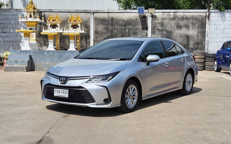 รถ Toyota Altis 1.6 G สี บรอนซ์เงิน