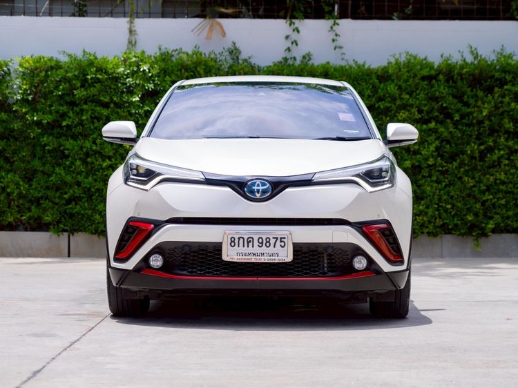 รถ Toyota C-HR 1.8 HV Hi สี ขาว