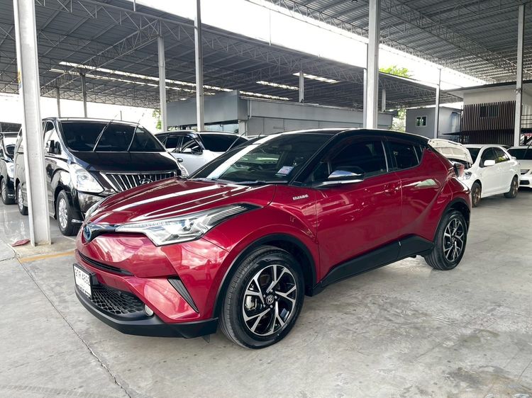 รถ Toyota C-HR 1.8 HV Hi สี แดง