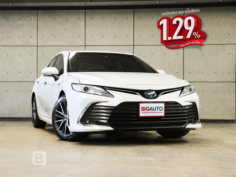 Toyota Camry 2022 2.5 HEV Premium Luxury Sedan ไฮบริด ไม่ติดแก๊ส เกียร์อัตโนมัติ ขาว