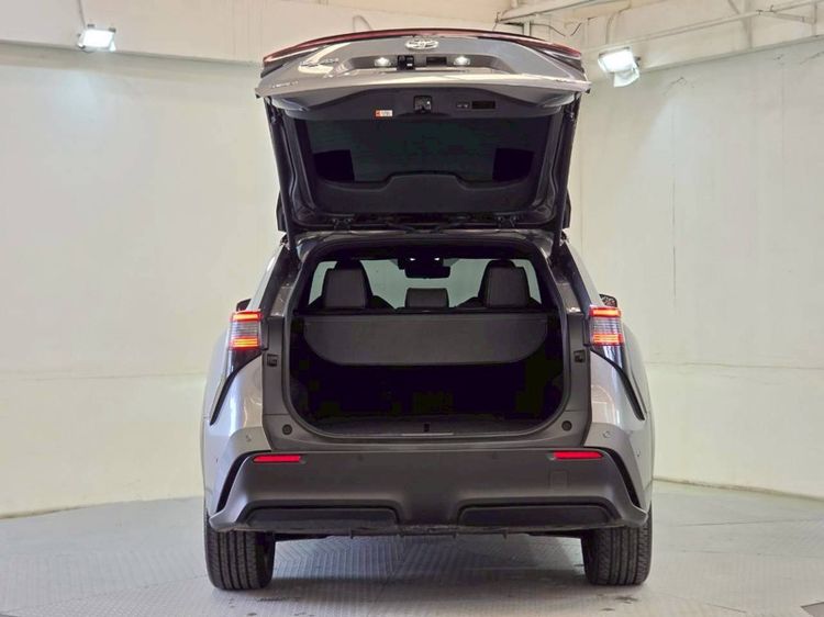 Toyota bZ4X-EV 2025 AWD Sedan ไฟฟ้า ไม่ติดแก๊ส เกียร์อัตโนมัติ เทา รูปที่ 3