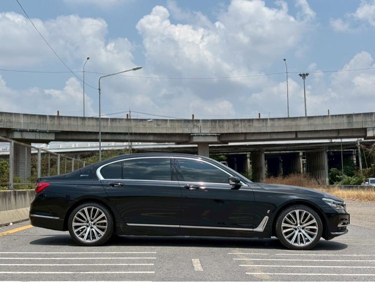 BMW Series 3 2023 330e Sedan เบนซิน ไม่ติดแก๊ส เกียร์อัตโนมัติ เทา รูปที่ 4