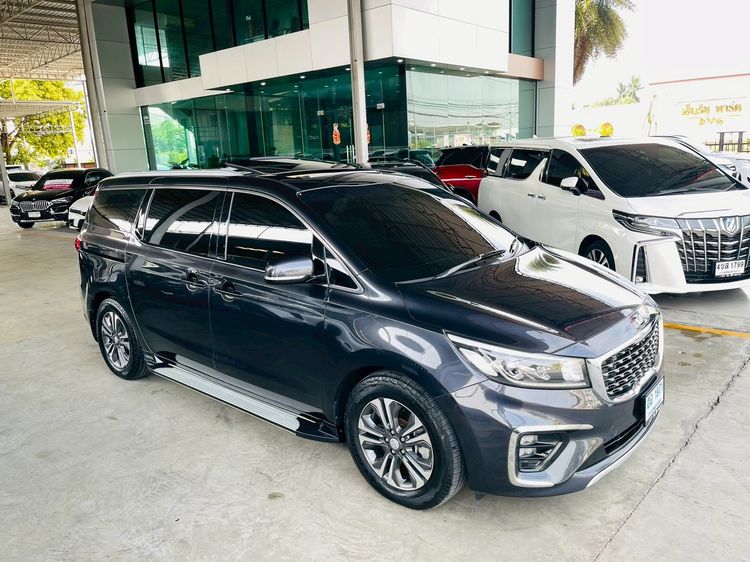 Kia Grand Carnival 2018 2.2 SXL Van ดีเซล ไม่ติดแก๊ส เกียร์อัตโนมัติ เทา รูปที่ 2