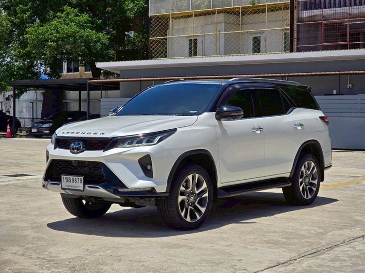 Toyota Fortuner 2021 2.4 Legender ดีเซล เกียร์อัตโนมัติ ขาว รูปที่ 4