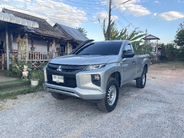 รถ Mitsubishi Triton 2.4 GL 4WD สี เทา