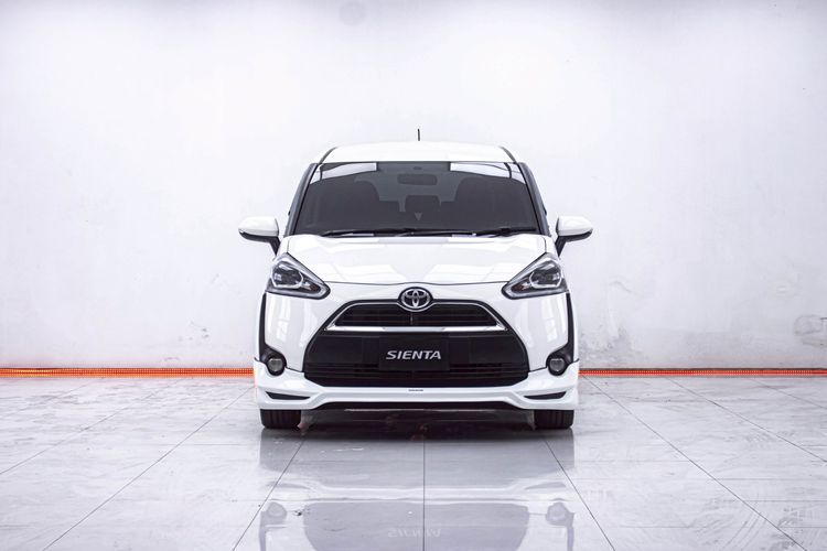 Toyota Sienta 2018 1.5 V Utility-car เบนซิน ไม่ติดแก๊ส เกียร์อัตโนมัติ ขาว รูปที่ 4