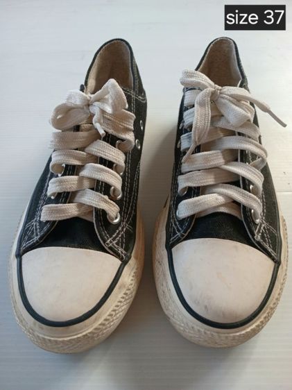 รอง เท้าผ้าใบ ไซส์ 37 120 บาท รวม ส่ง