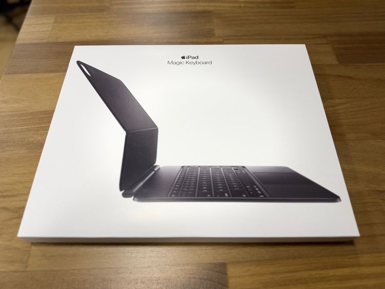 Magic Keyboard iPad Pro 13 นิ้ว ล่าสุด