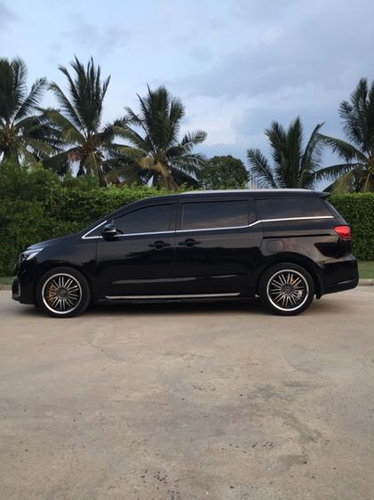 Kia Grand Carnival 2018 2.2 SXL Van ดีเซล เกียร์อัตโนมัติ ดำ