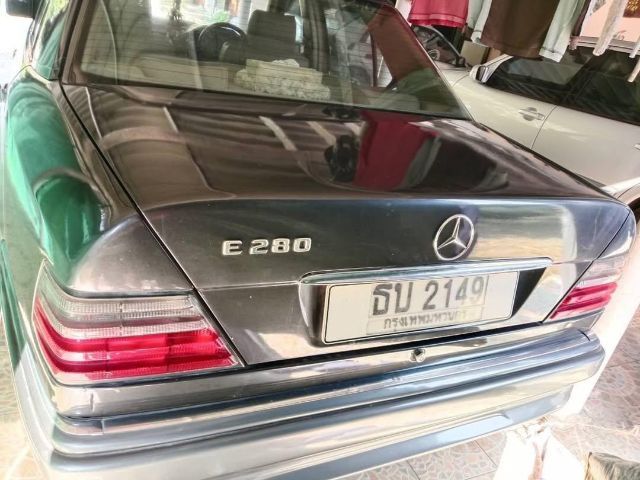 Mercedes-Benz E-Class 1995 E280 Sedan เบนซิน ไม่ติดแก๊ส เกียร์อัตโนมัติ ดำ รูปที่ 2